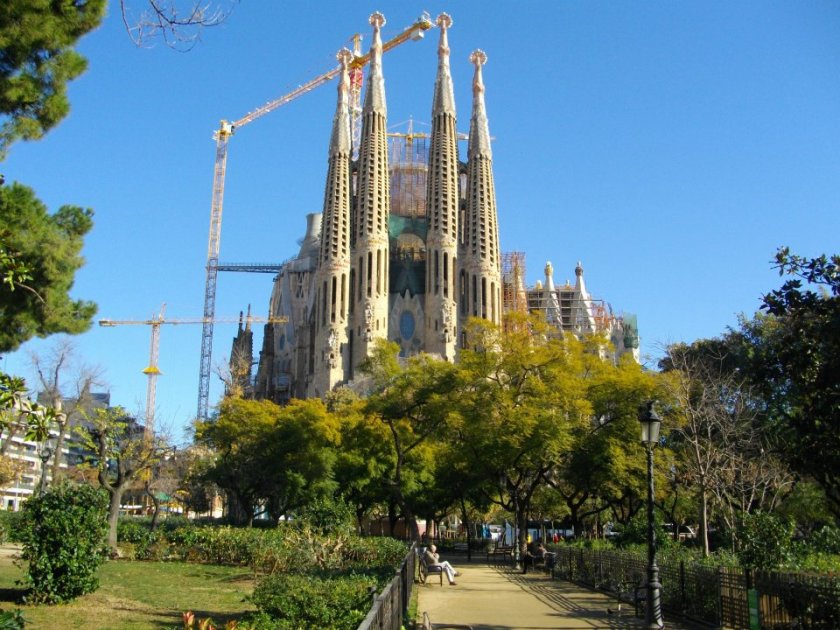 418379_2762426574945_576419429_n