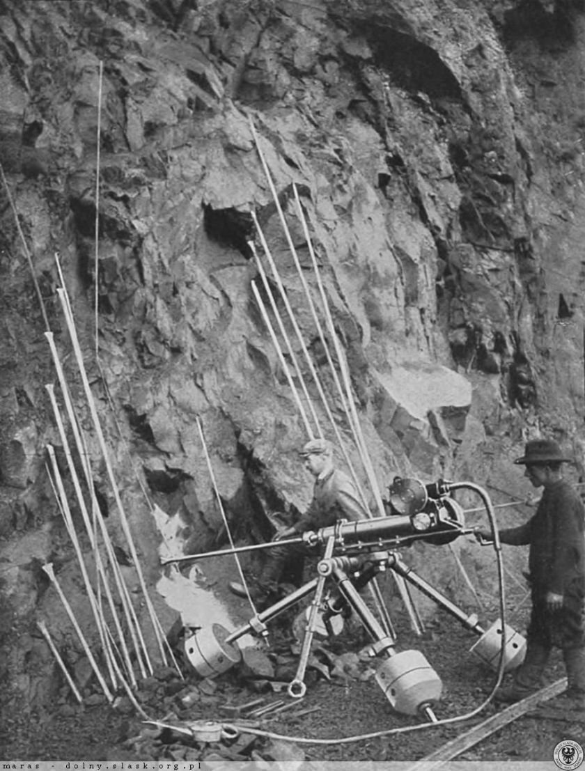 Kamieniolom_melafiru_dawny_Kamyki_Gluszyca_Gorna_392003