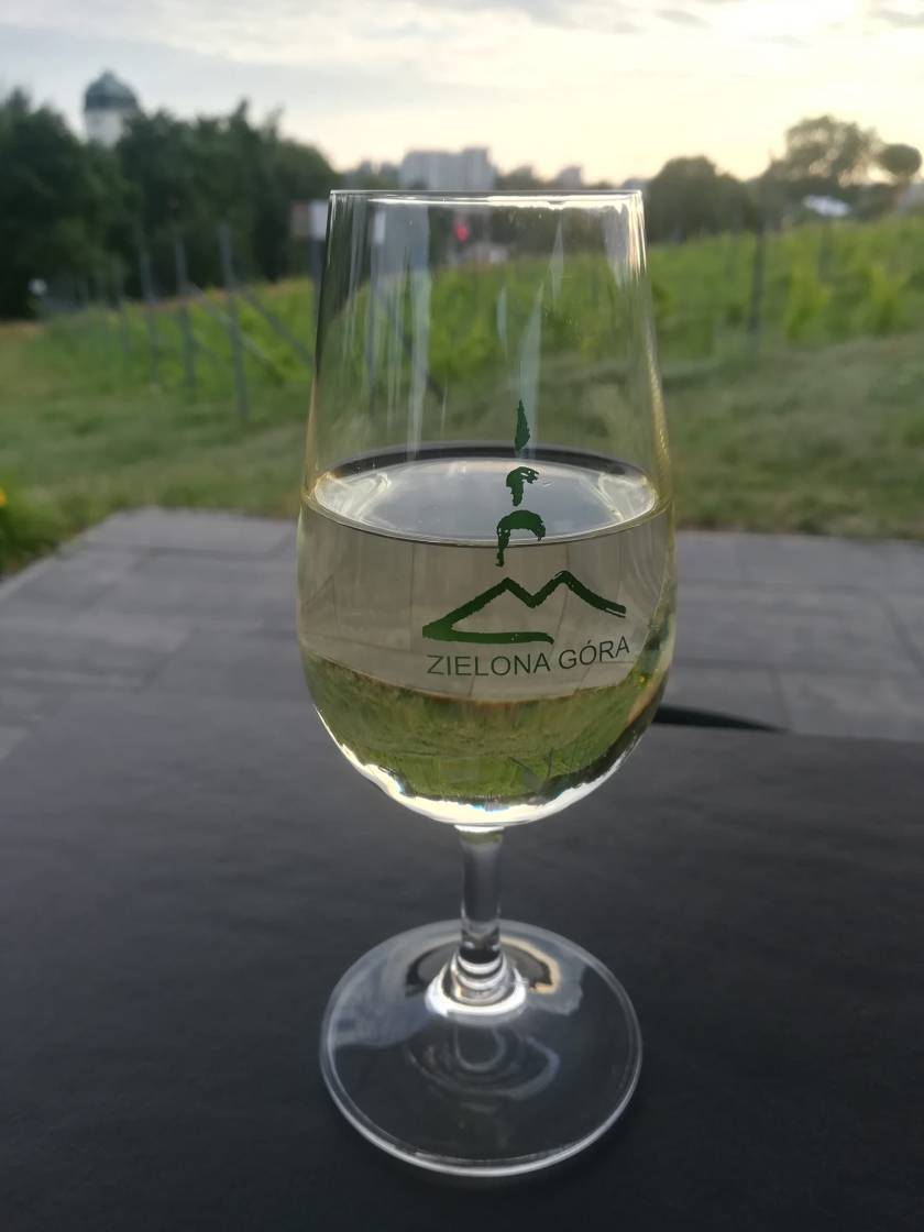 Było nie było, lampka wina na Winnym Wzgórzu musi być.