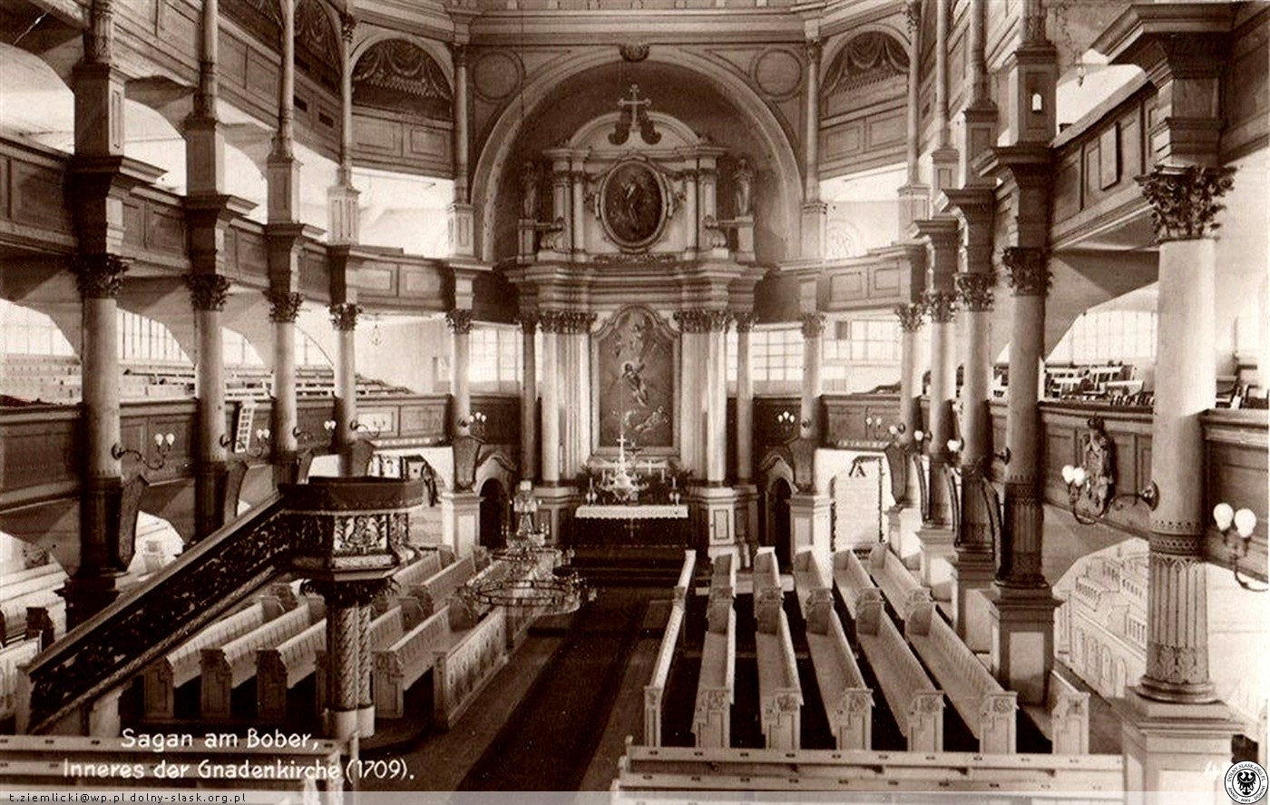 Wnętrze kościoła ewangelickiego w Żaganiu. Fot. https://polska-org.pl/