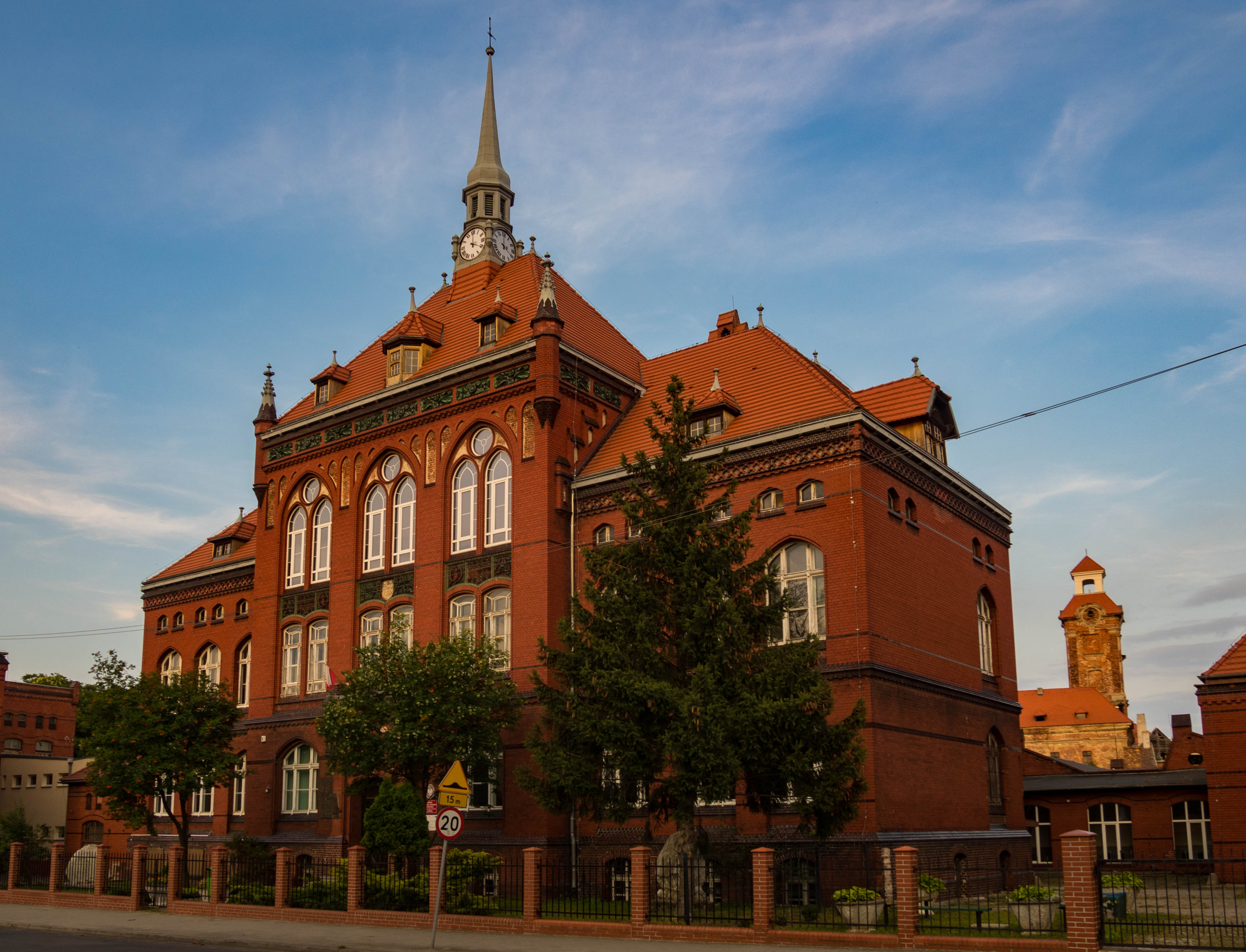 OLYMPUS DIGITAL CAMERA