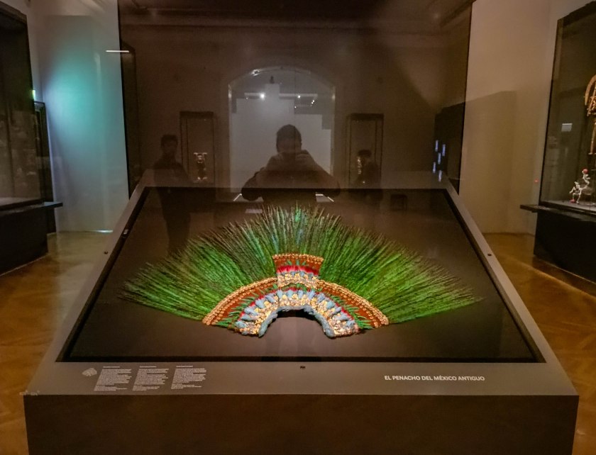 Pióropusz podobno należący do Montezumy od lat zajmuje austriackich i meksykańskich naukowców i dyplomatów co tego gdzie powinien się znajdować.