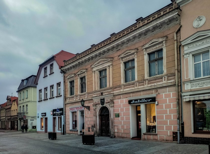 Jedna ze starszych mieszczańskich kamienic na rynku... choć w sumie to i w całym mieście.