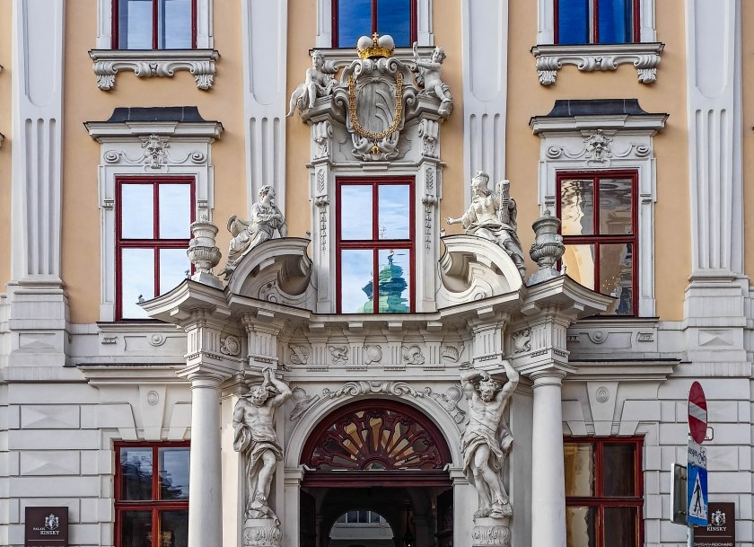 Portal Stadtpalais Lichtenstein.
