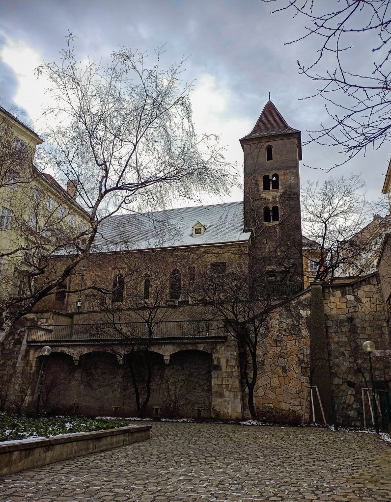 Kościół Św. Ruprechta, najstarsza świątynia Wiednia. I pozostałości murów.